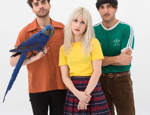 Paramore y su colorido video, Caught In The Middle