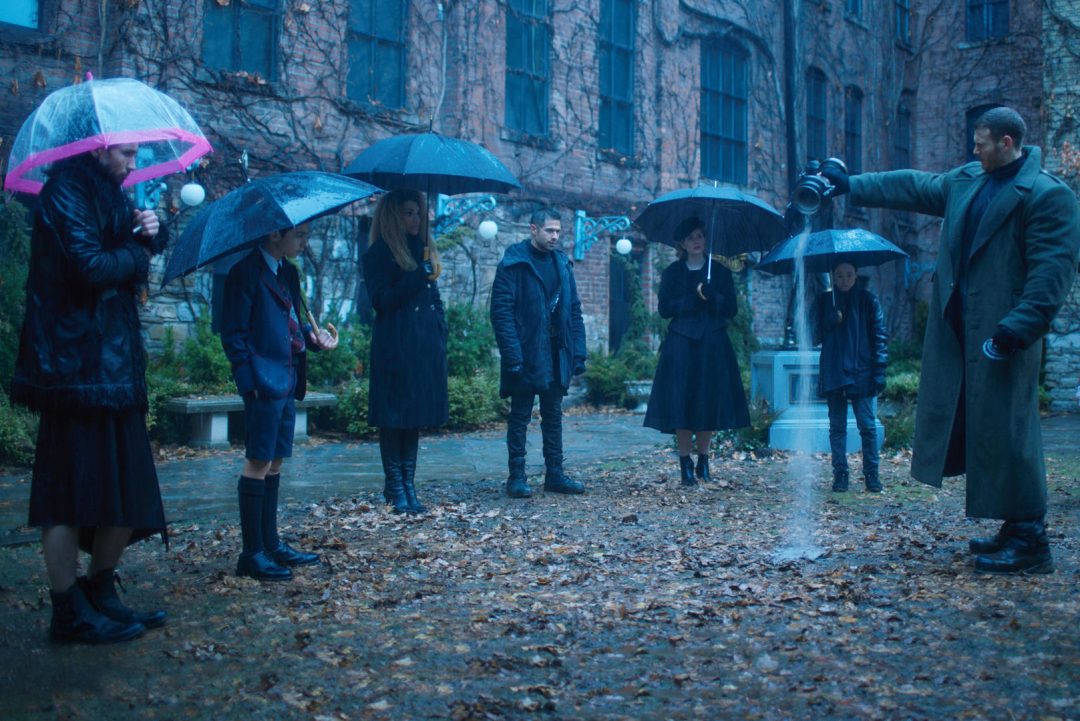 Gerard Way muestra el trailer oficial y un cover, al respecto de The Umbrella Academy
